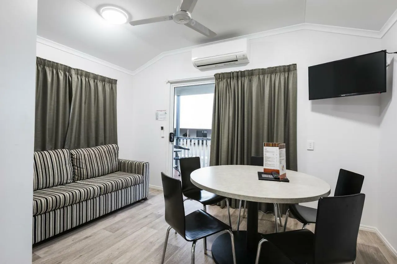 ***  Hotel Settlers Biloela Australia